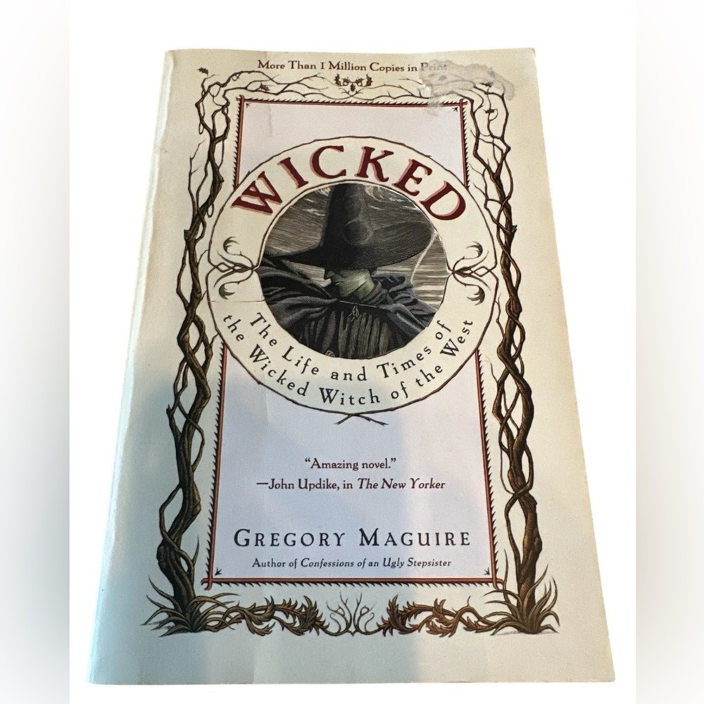 Wicked:The life and Times of the Wicked Witch Paperback Book 1995 G. Maguire